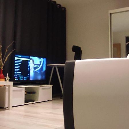 City Center Apartment 45M, 1 Bedroom And 1 Living Room With Kitchen Plus Bathroom, A Perfect Family Friendly Place Or For Home Office And A Longer Stay, A Proper Office Desk With Business Chair Provided, 100M From Market Square And Vistula River Grudziądz Dış mekan fotoğraf